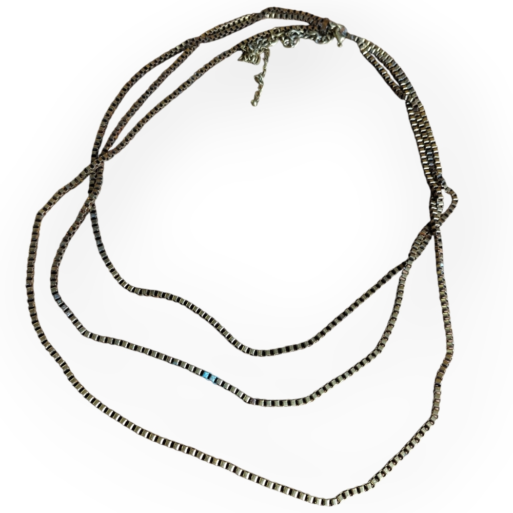 Elegant Gold-Toned Necklace